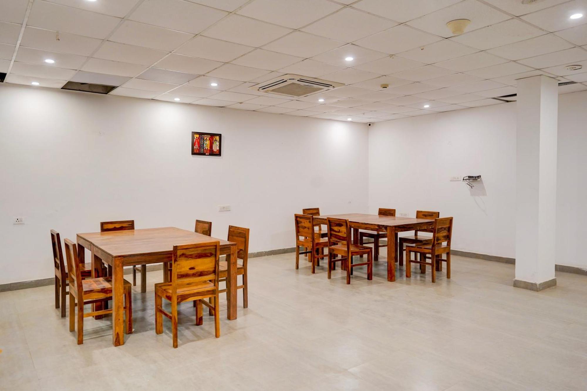 Townhouse Delight Inn คูร์เคาน์ ภายนอก รูปภาพ