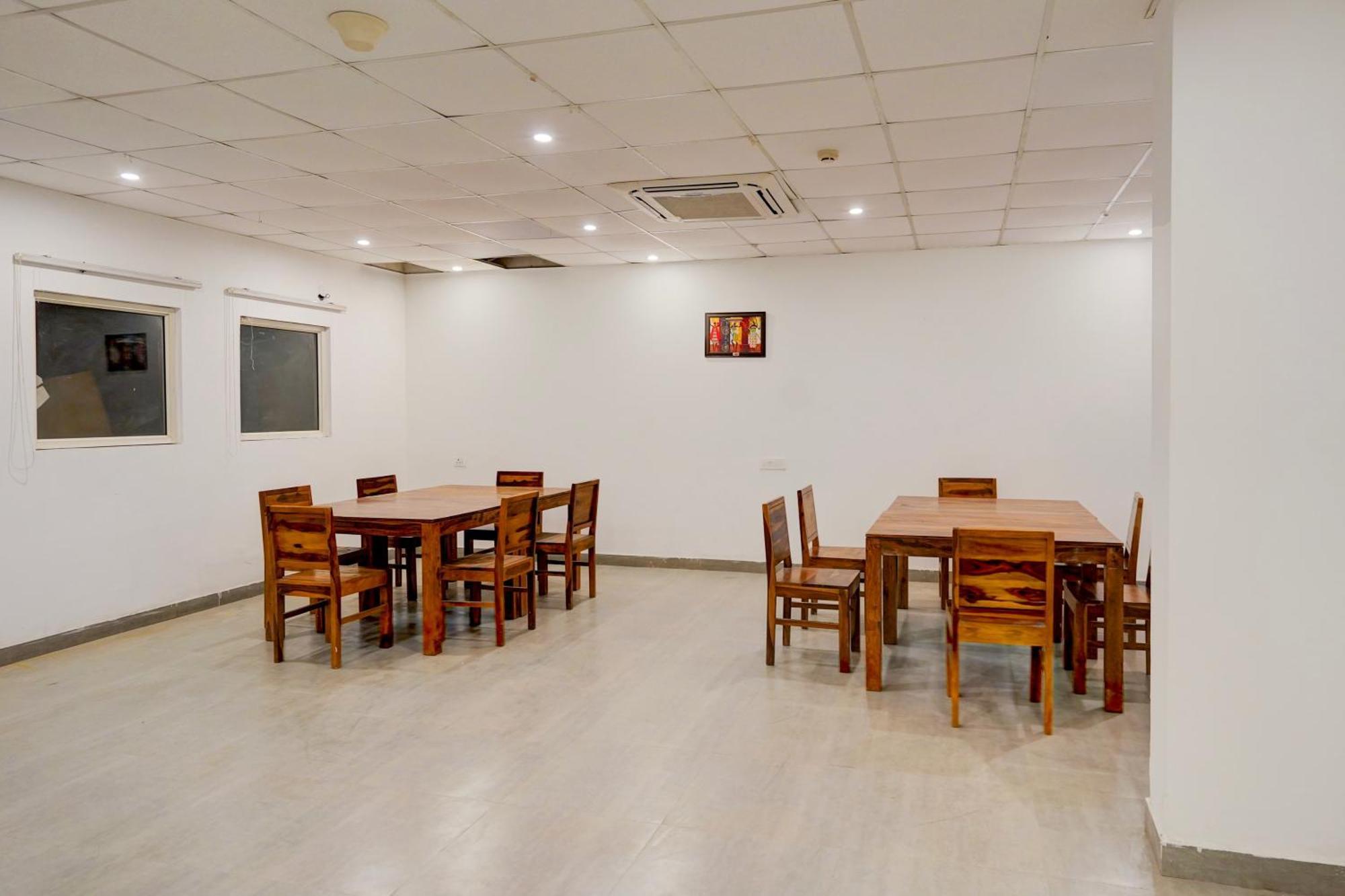 Townhouse Delight Inn คูร์เคาน์ ภายนอก รูปภาพ