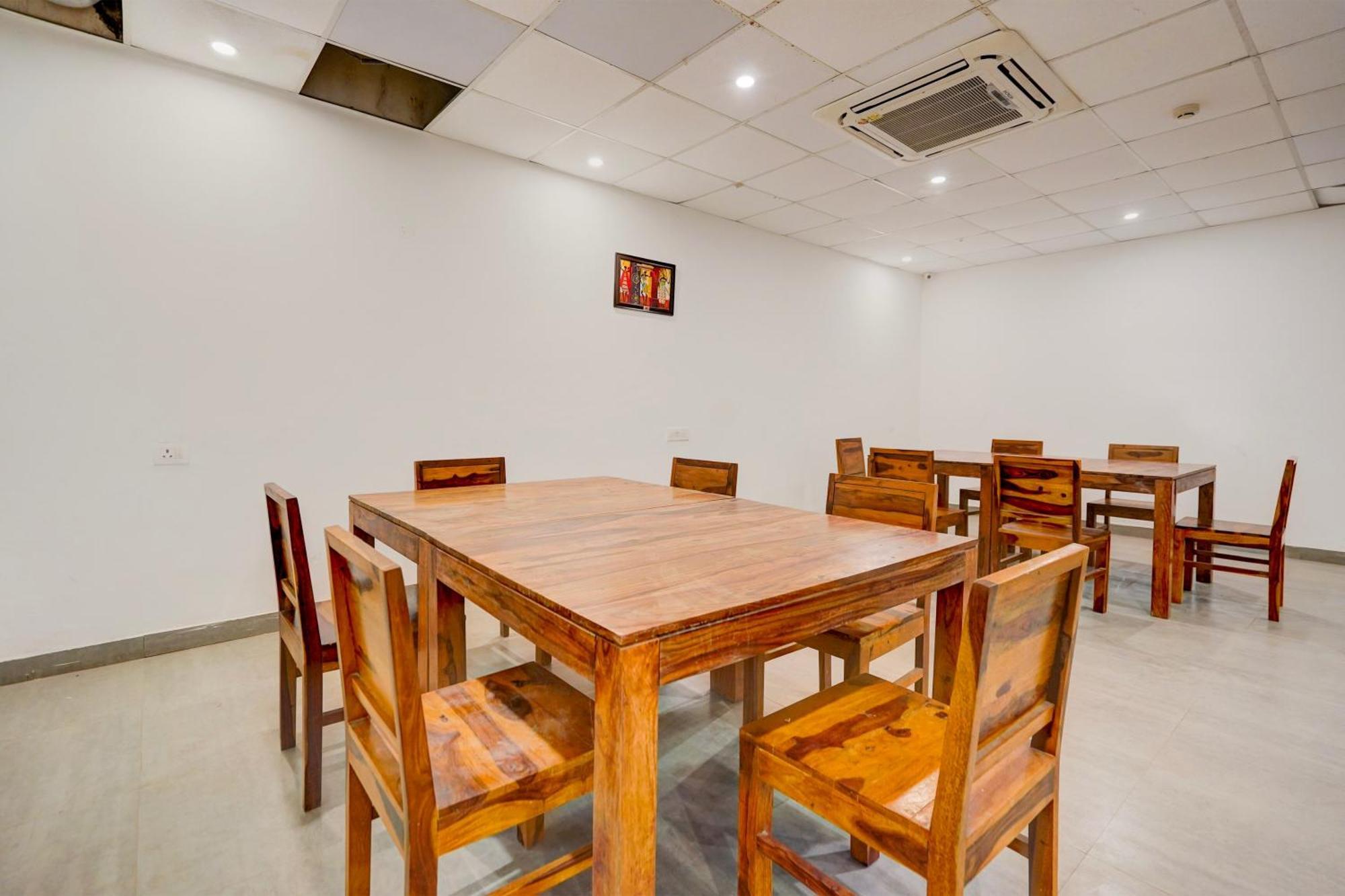 Townhouse Delight Inn คูร์เคาน์ ภายนอก รูปภาพ