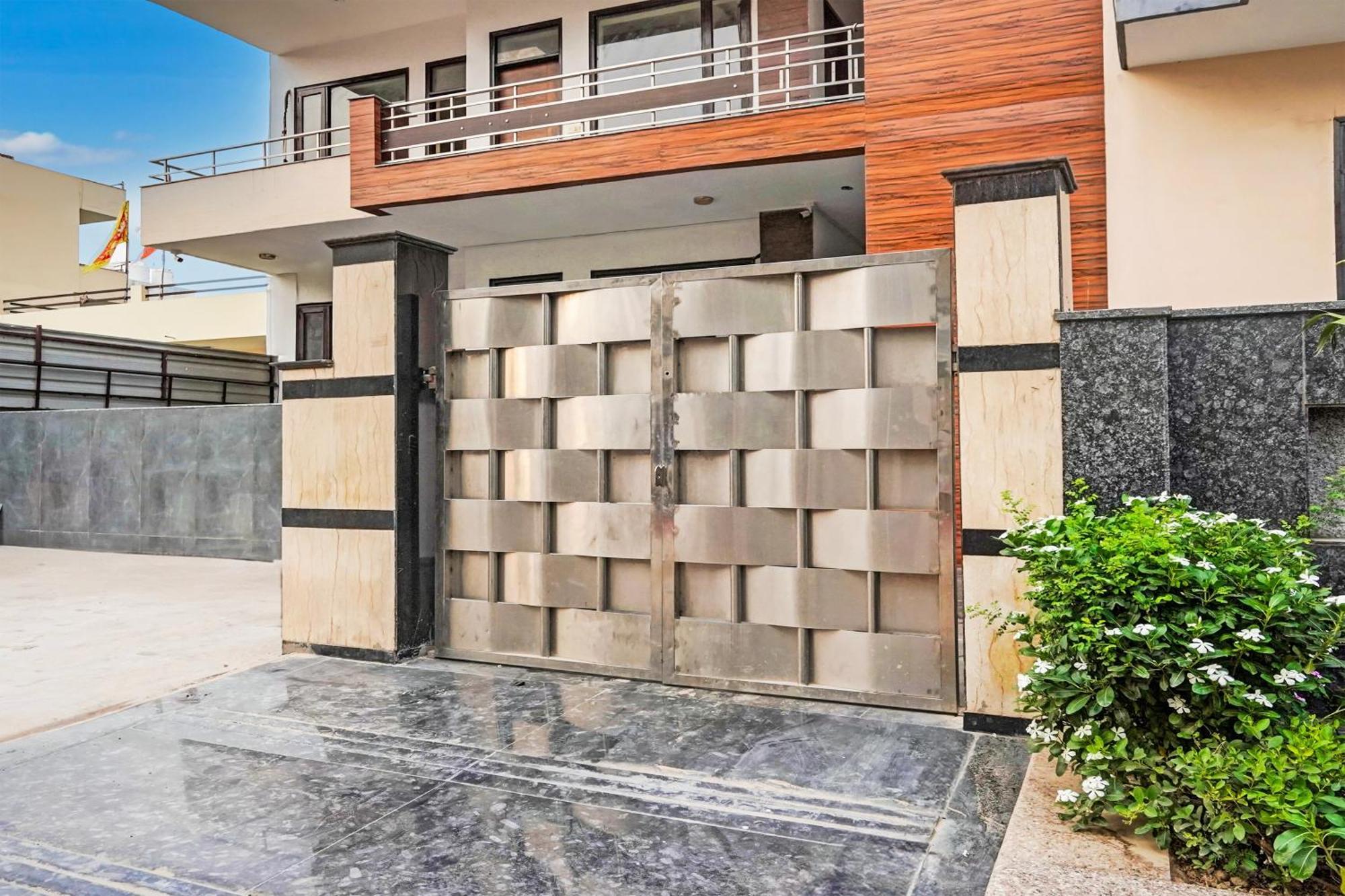 Townhouse Delight Inn คูร์เคาน์ ภายนอก รูปภาพ